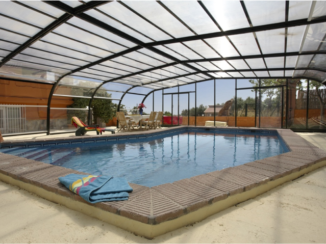 Piscina rectangular con cubierta Aqbierta